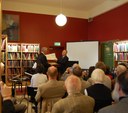 Harald Herresthal ble tildelt Ole Bull-prisen for 2010 på Biblioteket i Bergen, fredag 28. mai. (foto: Maria Tripodianos) Boklansering med prisutdeling